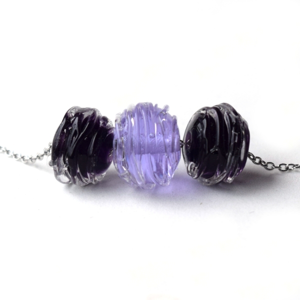 Náhrdelník - ručně vinuté perle "Vortex" na nerezovém řetízku - violet - Image 3