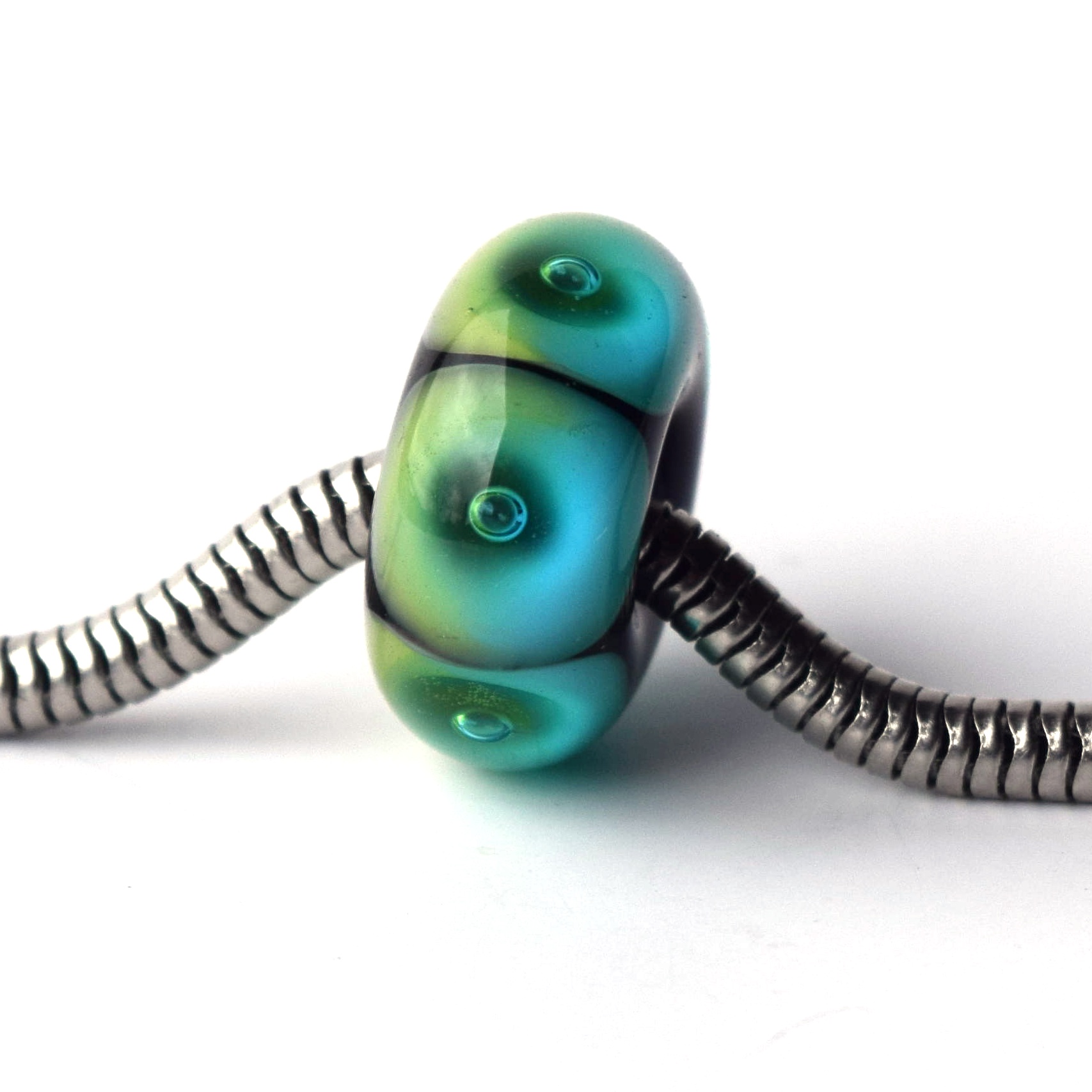 Studánky - vinutá perle s velkým průvlekem