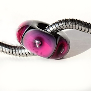 Studánky pink - vinutá perle s velkým průvlekem