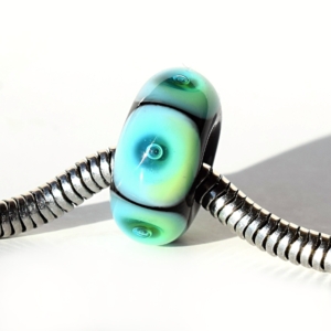 Studánky - vinutá perle s velkým průvlekem