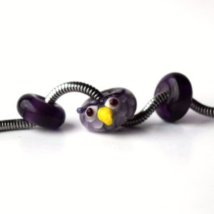 Sova Fialka- vinutá perle s velkým průvlekem