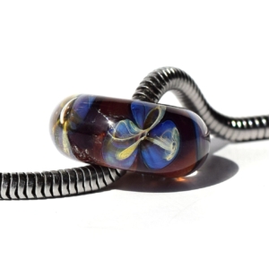 Afrodita - vinutá perle s velkým průvlekem