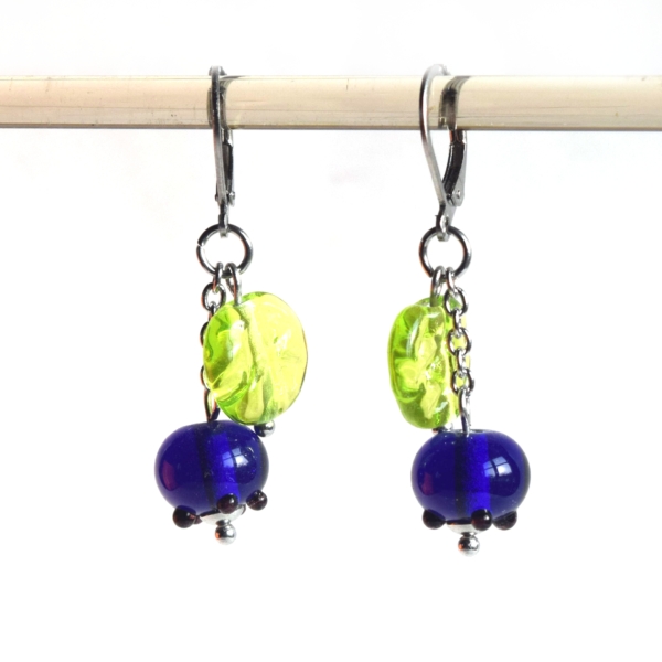 Borůvky – náušnice s ručně vinutými skleněnými perlemi – chirurgická ocel - lampwork beads earrings