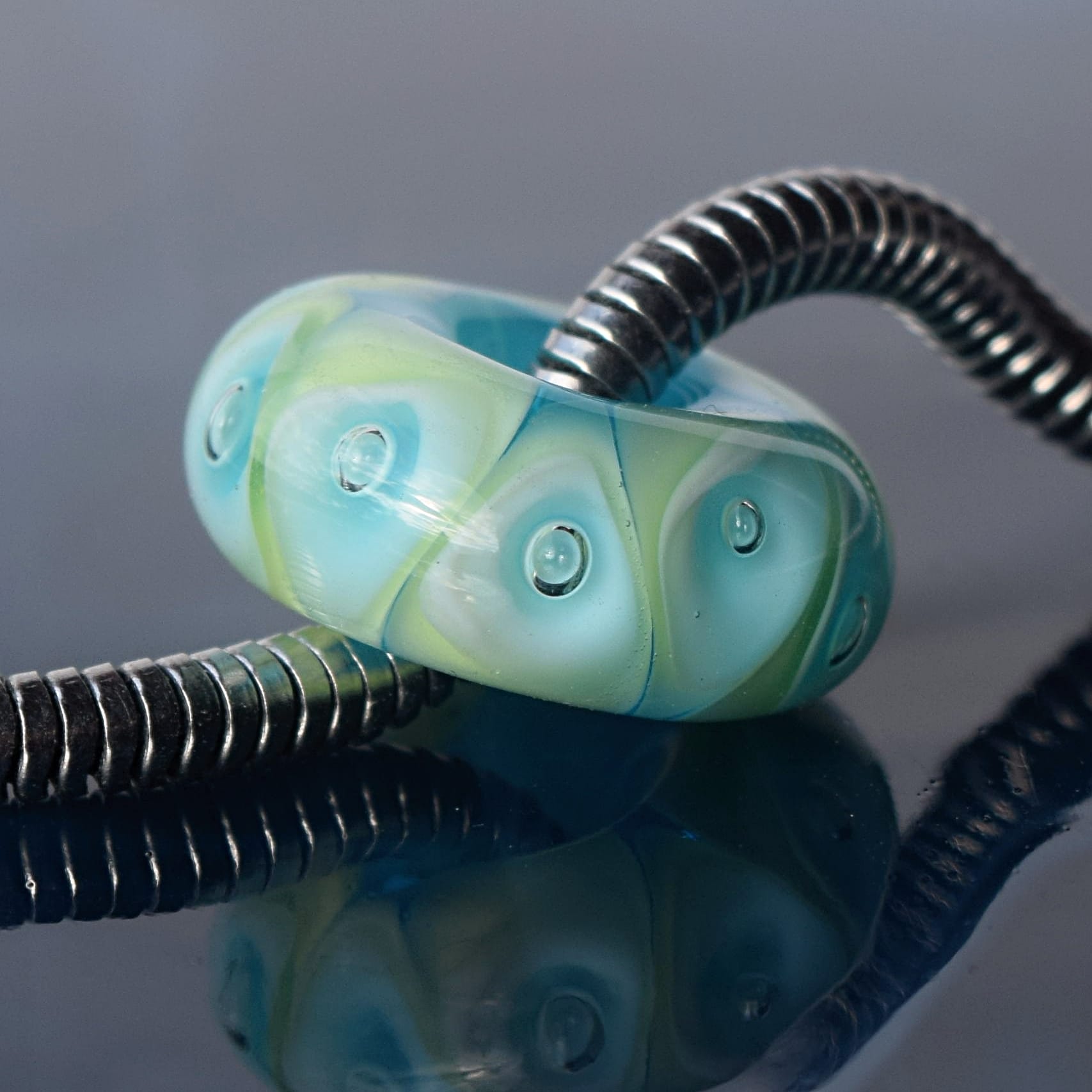 Ariel - vinutá perle s velkým průvlekem pro náramky BHB - handmade lampwork beads Aqua big hole beads